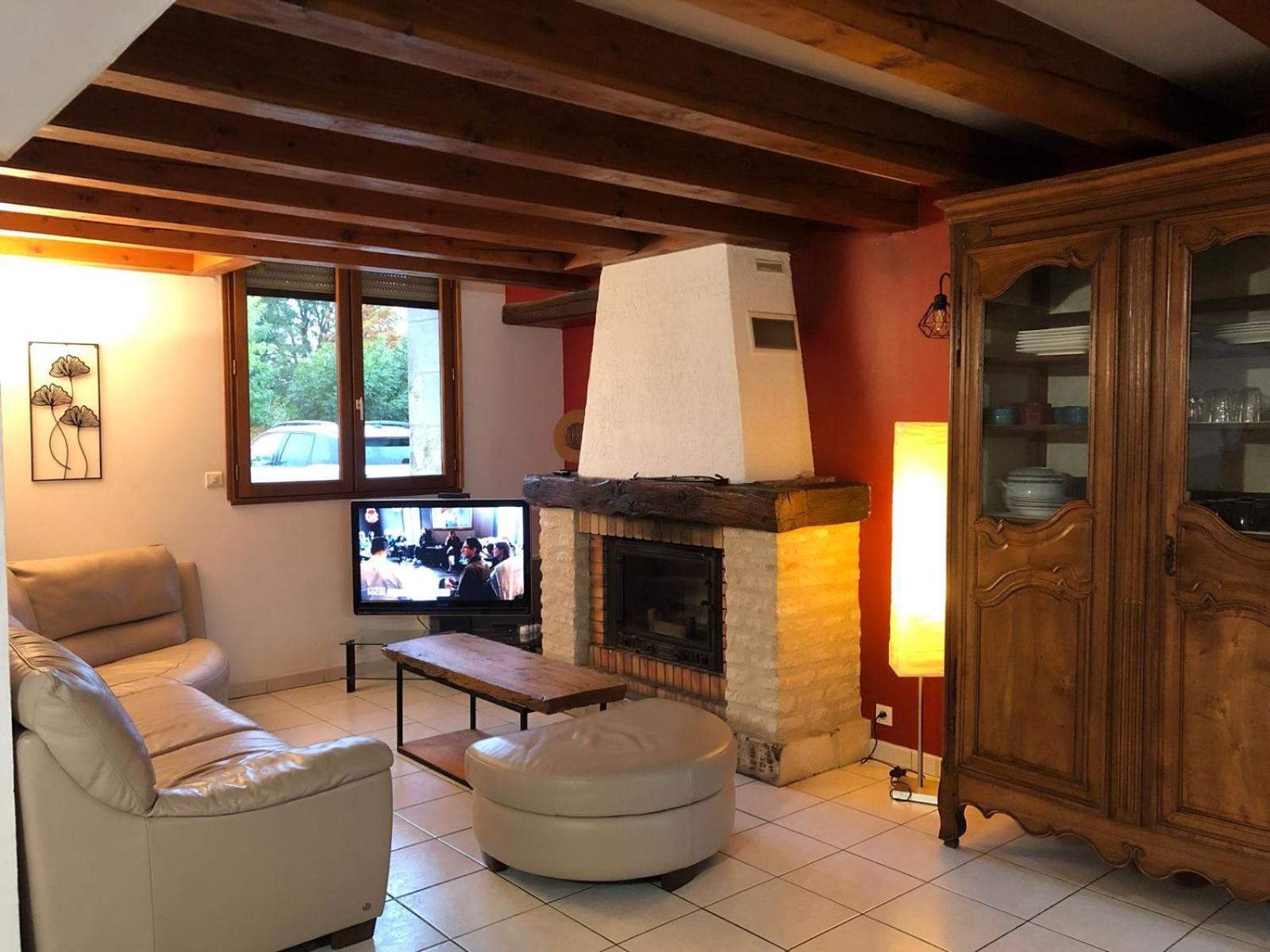 La Fermette Aux Lamas Savigny-Levescault ภายนอก รูปภาพ